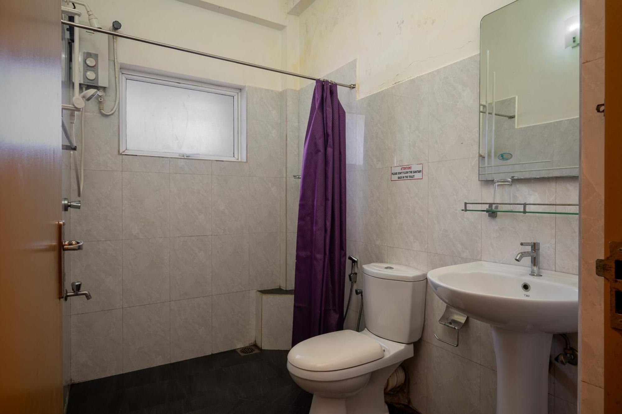 Hotel Oviya Vavuniya Екстериор снимка