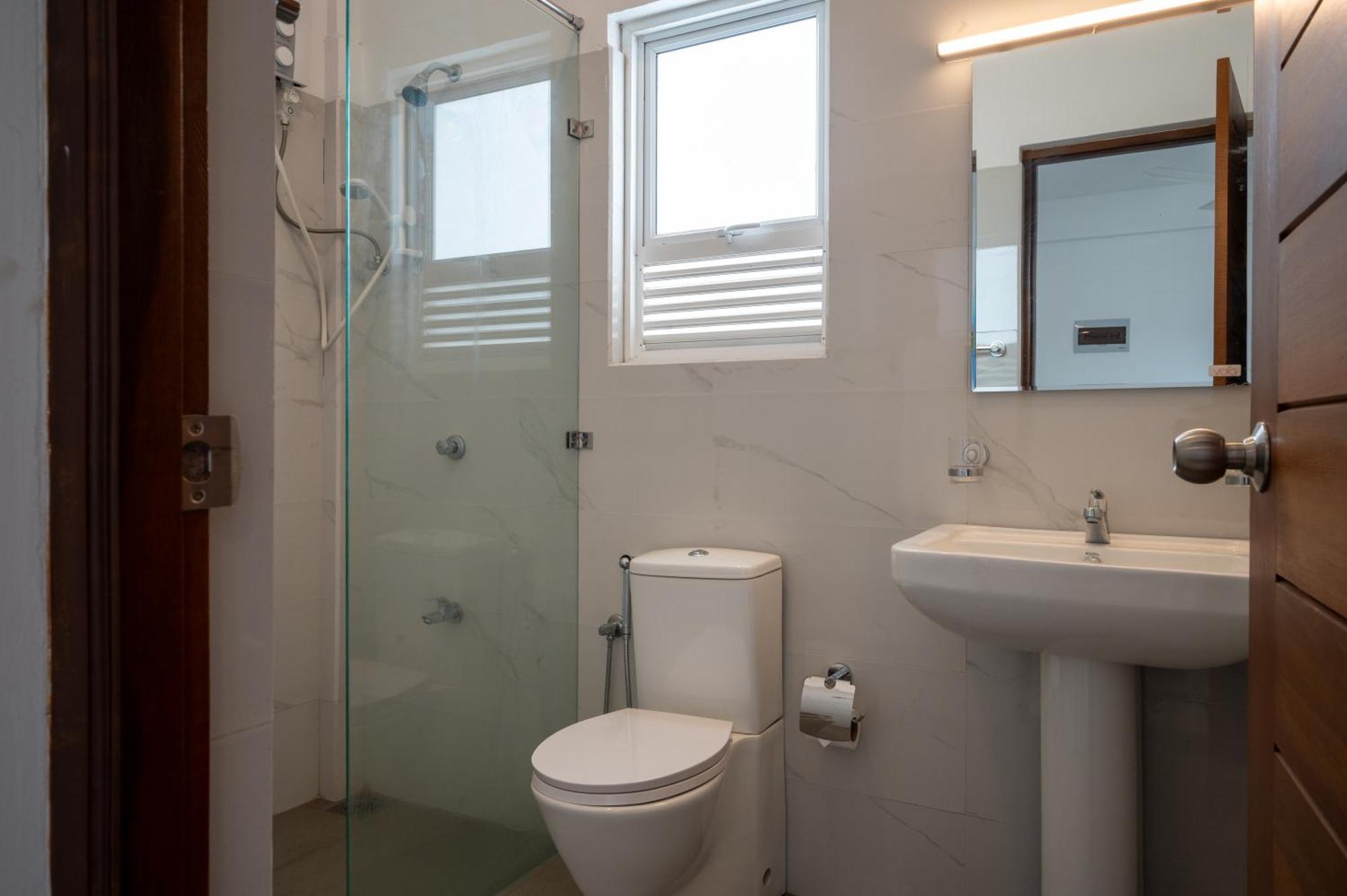 Hotel Oviya Vavuniya Екстериор снимка