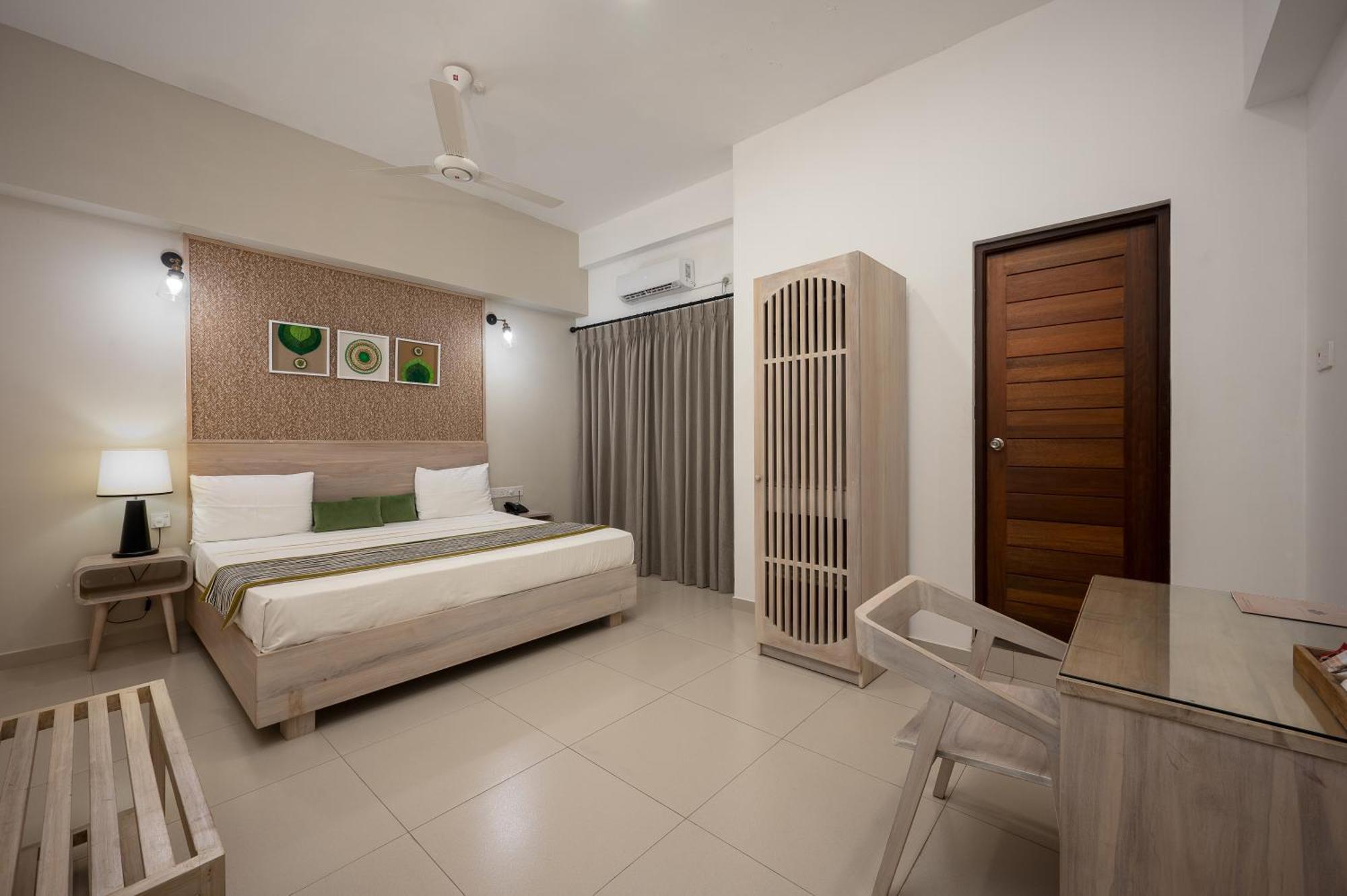 Hotel Oviya Vavuniya Екстериор снимка