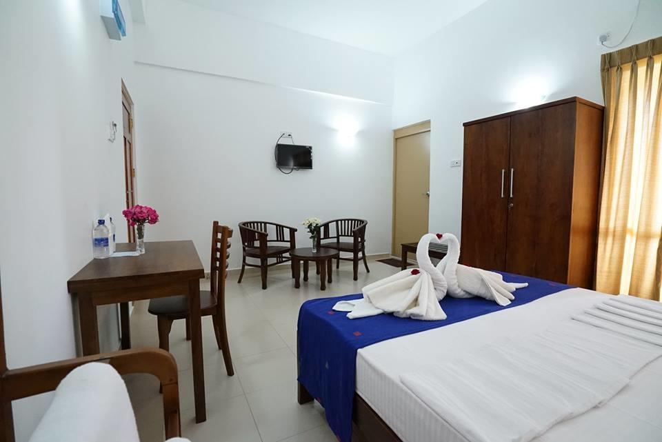 Hotel Oviya Vavuniya Екстериор снимка