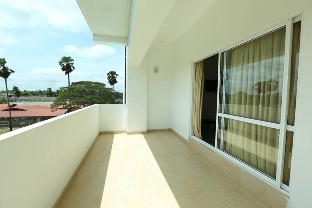 Hotel Oviya Vavuniya Екстериор снимка