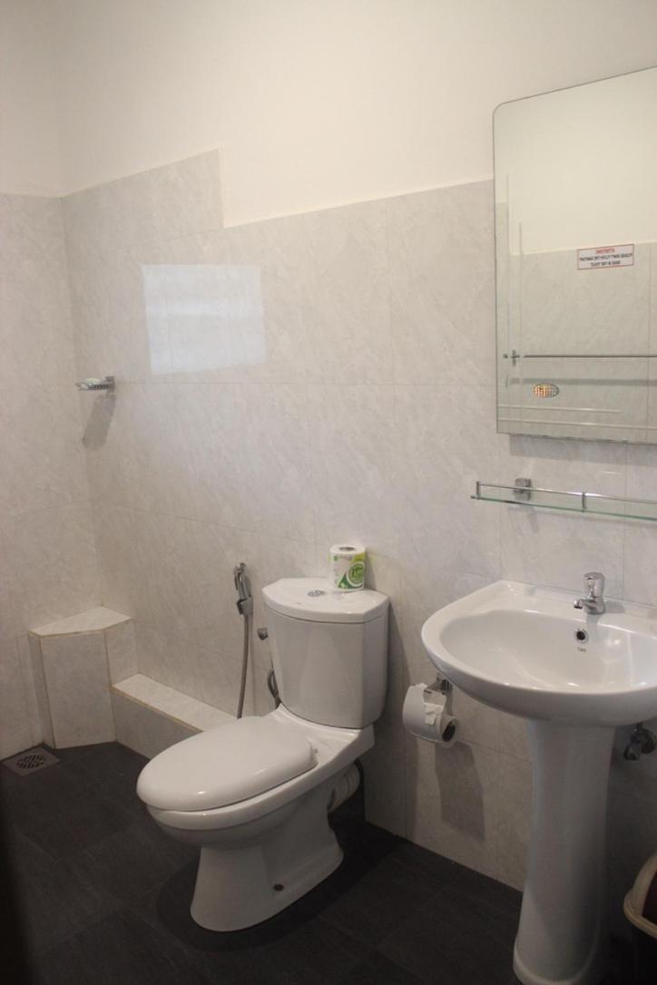 Hotel Oviya Vavuniya Екстериор снимка