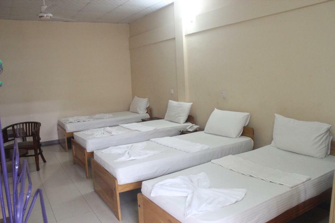 Hotel Oviya Vavuniya Екстериор снимка